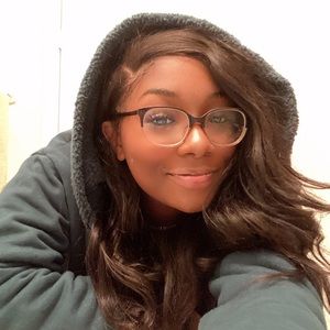 Meet your Posher, Kaila